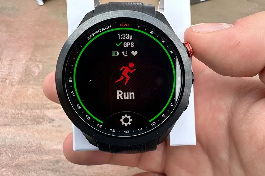 Garmin Approach S70 Golf Watch image 3
